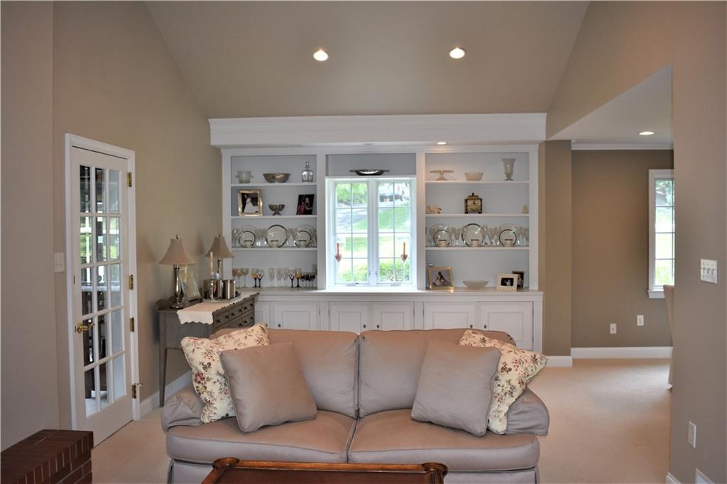 841 Elm Spring Road Pittsburgh, PA 15243 - Photo 11 of 25 Gallery Image 11