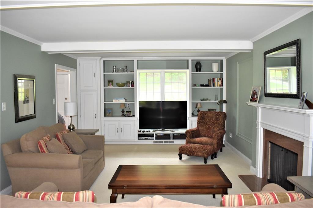 841 Elm Spring Road Pittsburgh, PA 15243 - Photo 3 of 25 Gallery Image 3