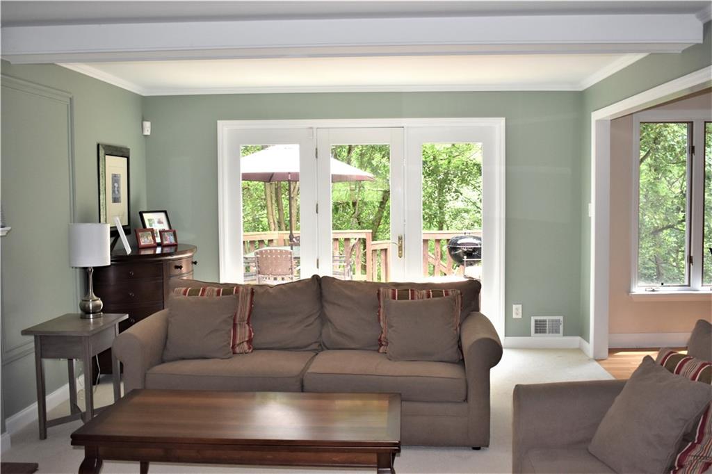 841 Elm Spring Road Pittsburgh, PA 15243 - Photo 4 of 25 Gallery Image 4