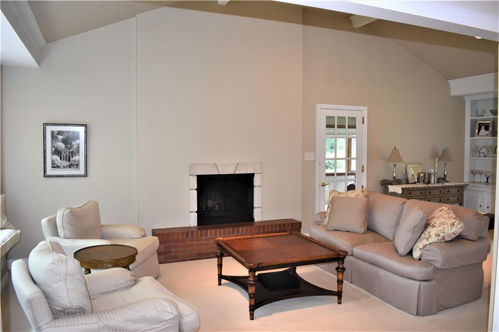 841 Elm Spring Road Pittsburgh, PA 15243 - Photo 10 of 25 Gallery Image 10