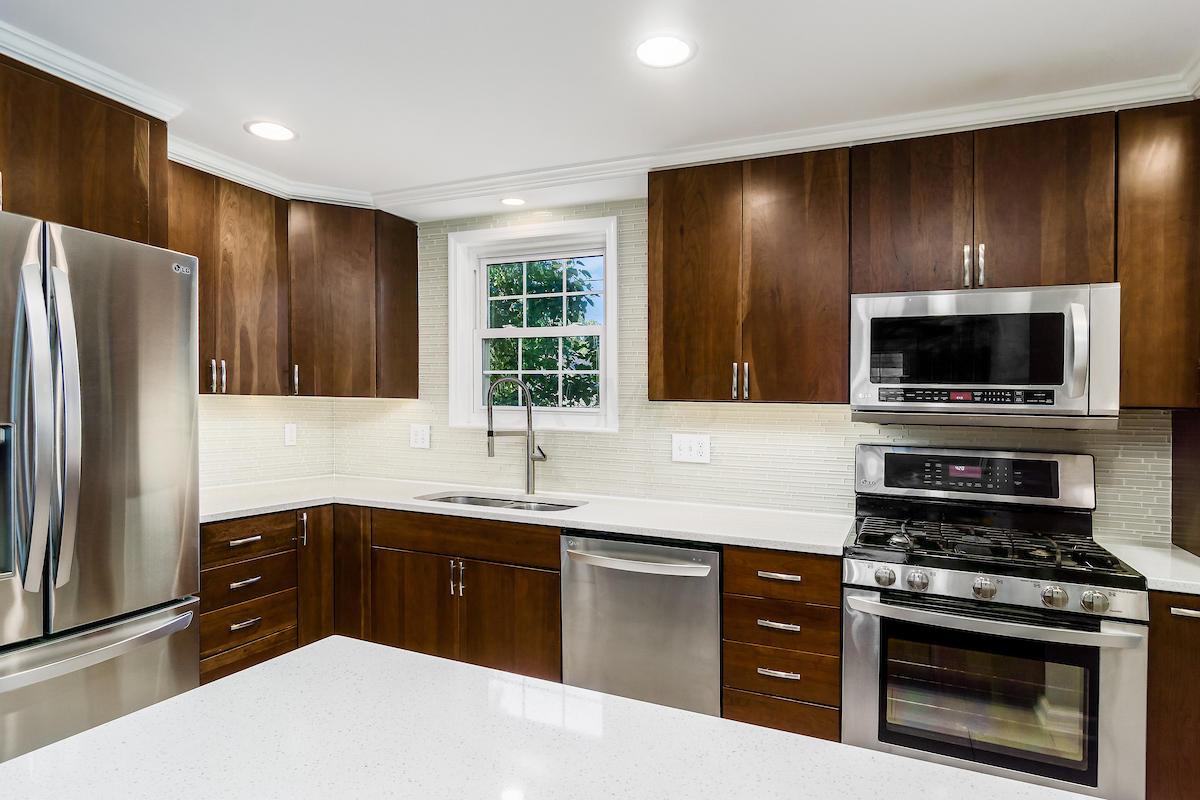 891 South Remington Road Columbus, OH 43209 - Photo 16 of 49