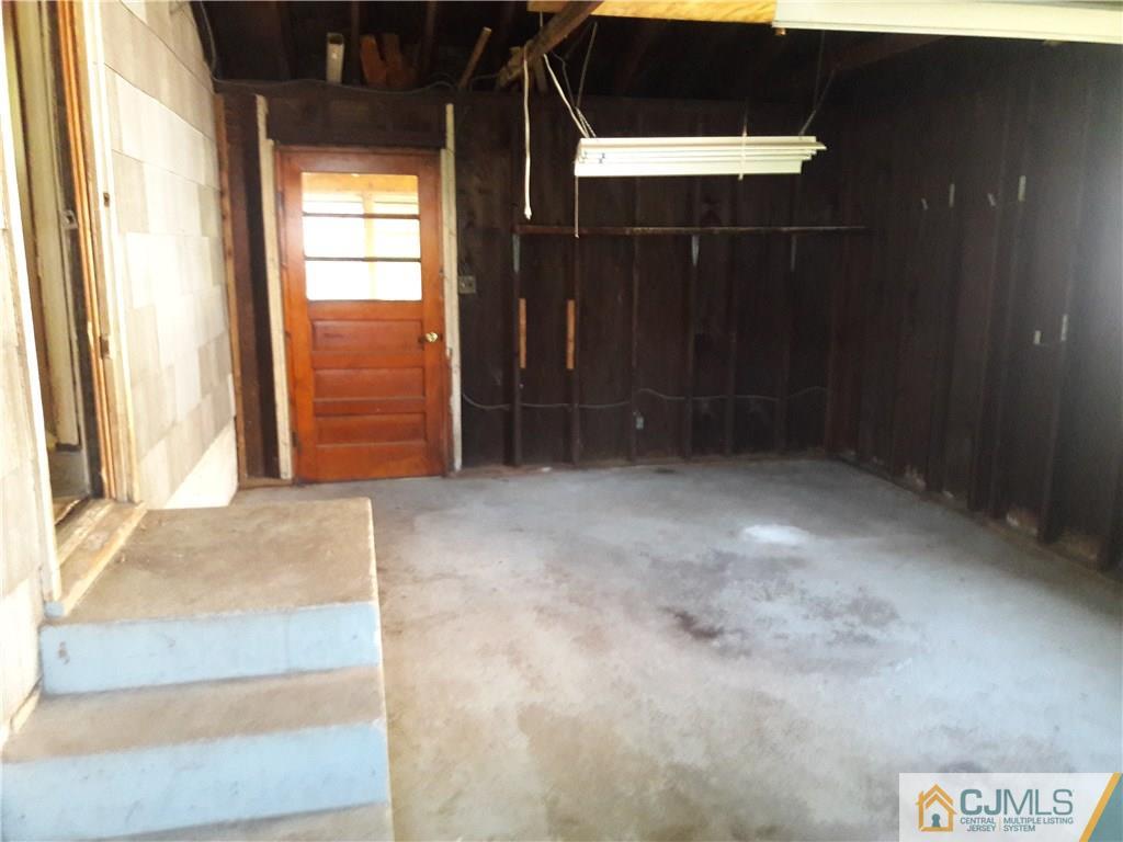 4 Sine Road Edison, NJ 08817 - Photo 16 of 25