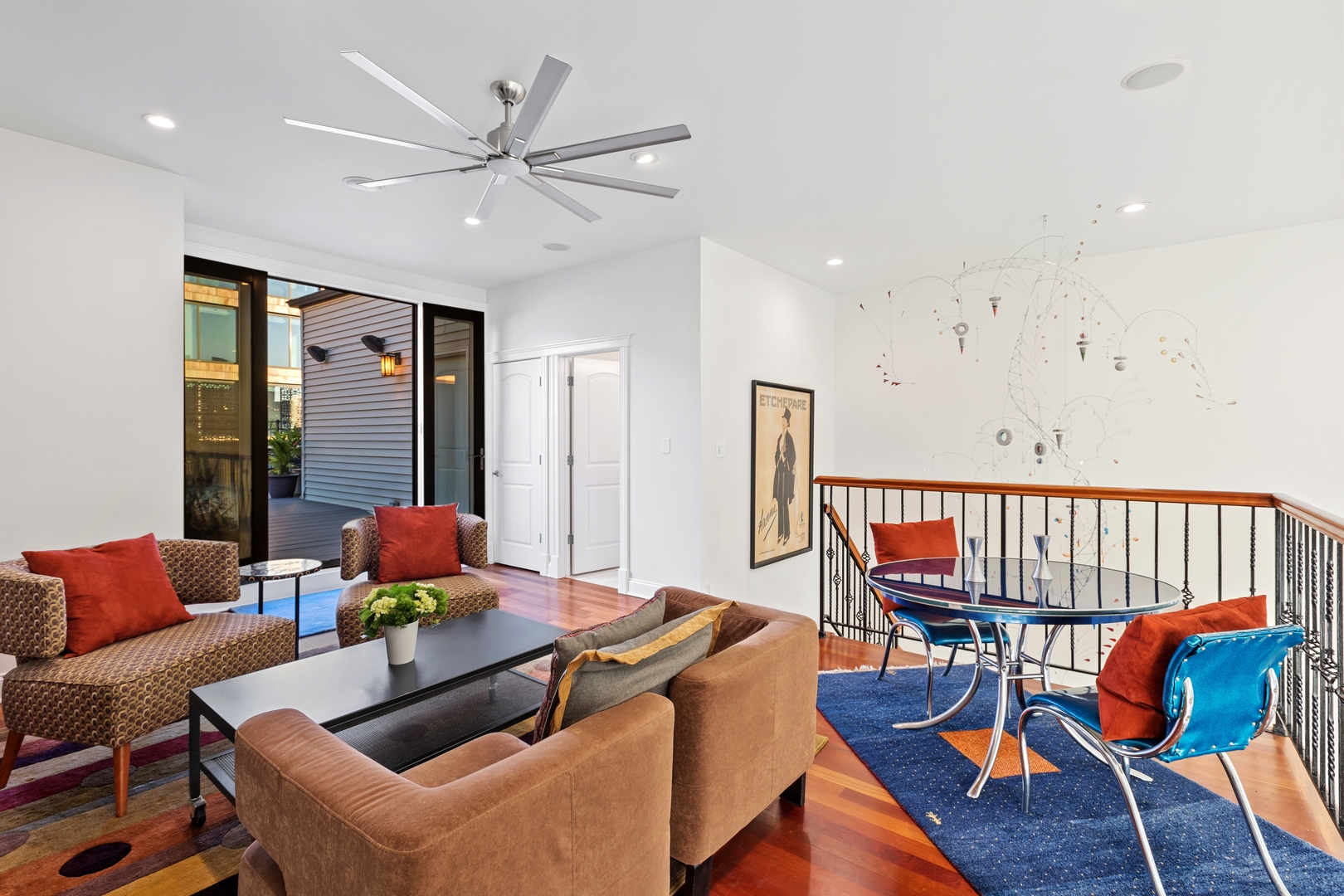39 North Morgan Street, Unit 4 Chicago, IL 60607 - Photo 20 of 24 a living room with furniture and a large window
