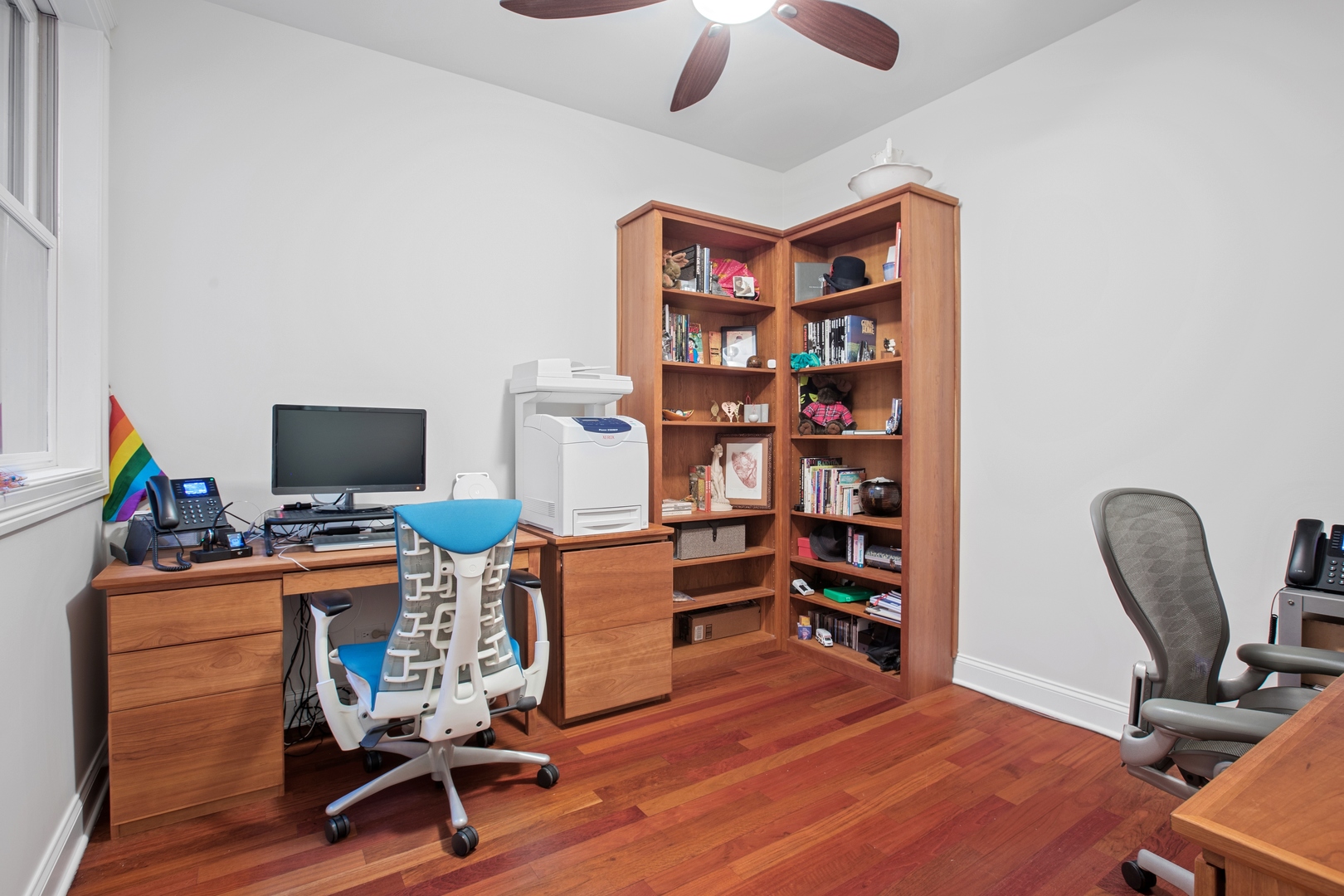 39 North Morgan Street, Unit 4 Chicago, IL 60607 - Photo 10 of 24 a view of a workspace with furniture and a window