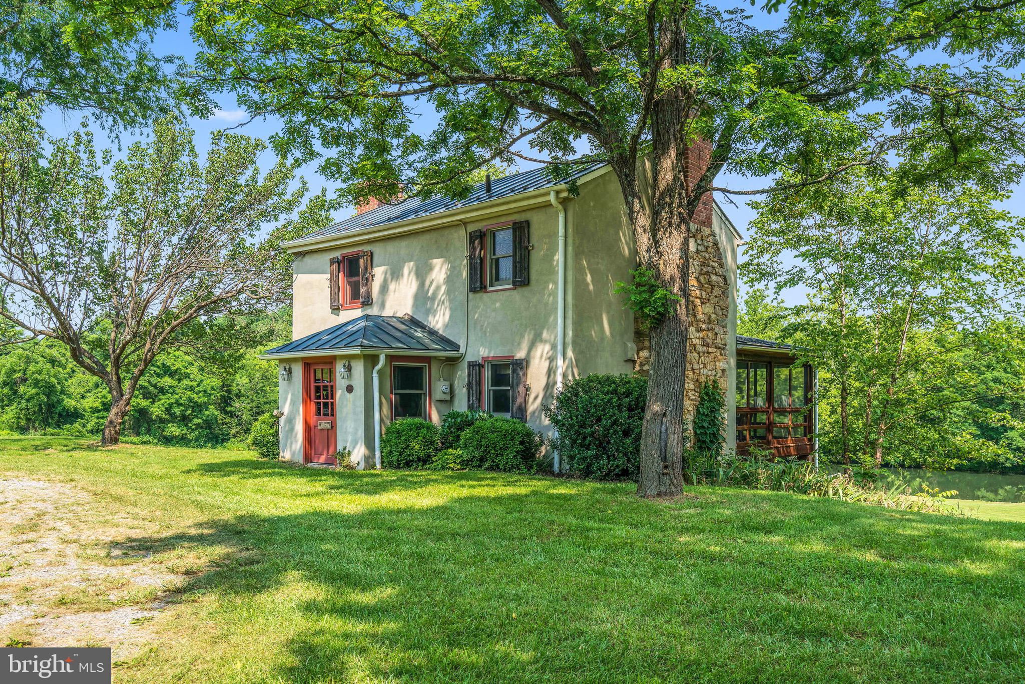 14061 Hume Road Hume, VA 22639 - Photo 6 of 91 Gallery Image 6