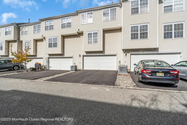 $3,000 | 11 Kosmoski Terrace, Unit 106, Parlin, NJ 08859