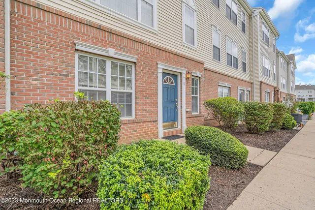 $3,000 | 11 Kosmoski Terrace, Unit 106, Parlin, NJ 08859