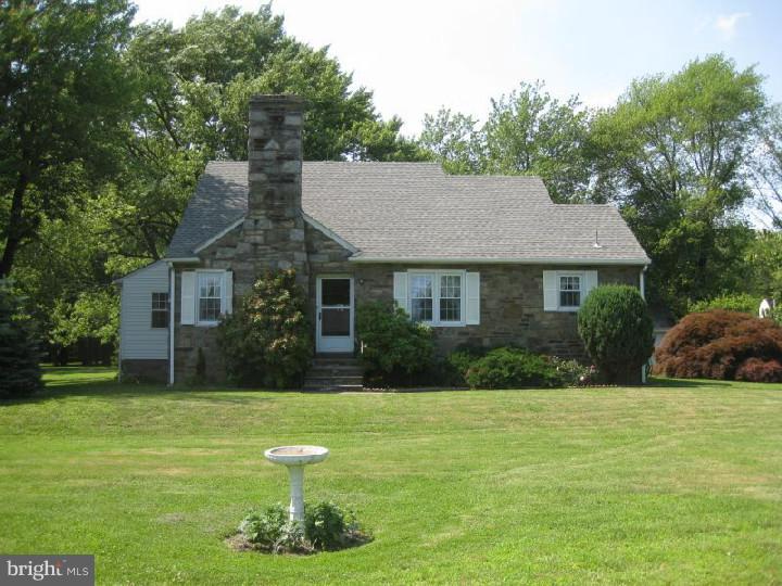 8 Meetinghouse Road Hatboro, PA 19040 - Photo 1 of 25 Exterior Front