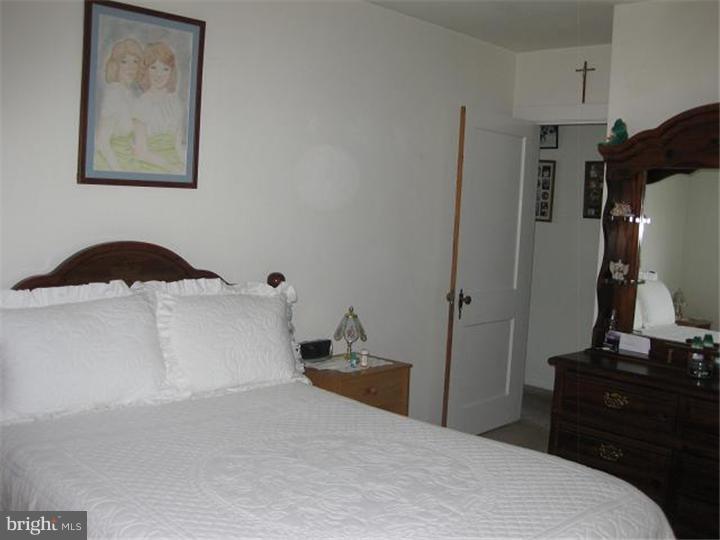 8 Meetinghouse Road Hatboro, PA 19040 - Photo 12 of 25 Bedroom 2