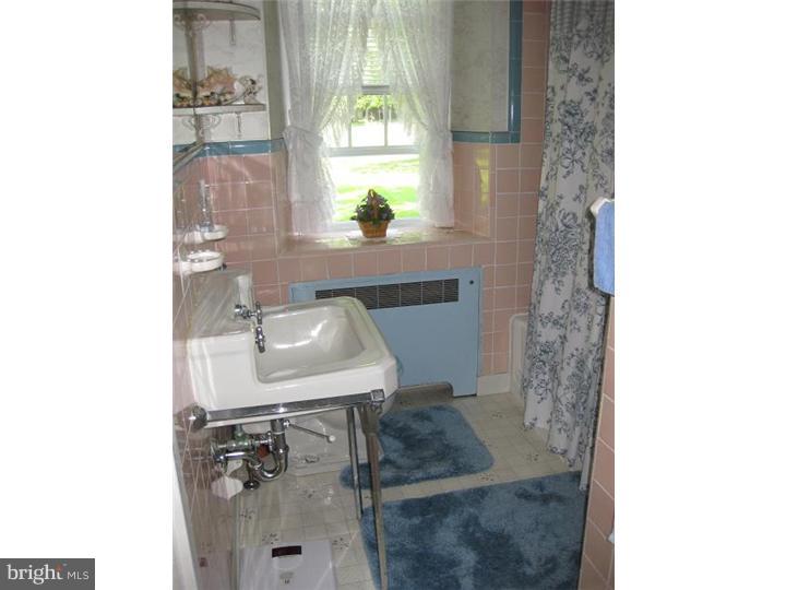 8 Meetinghouse Road Hatboro, PA 19040 - Photo 15 of 25 Bathroom
