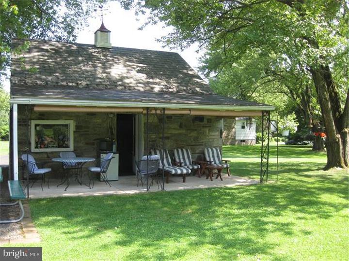 8 Meetinghouse Road Hatboro, PA 19040 - Photo 19 of 25 Patio