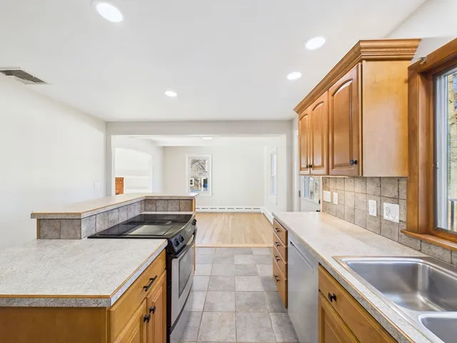 $575,000 | 25 Pershing Avenue, Acushnet, MA 02743