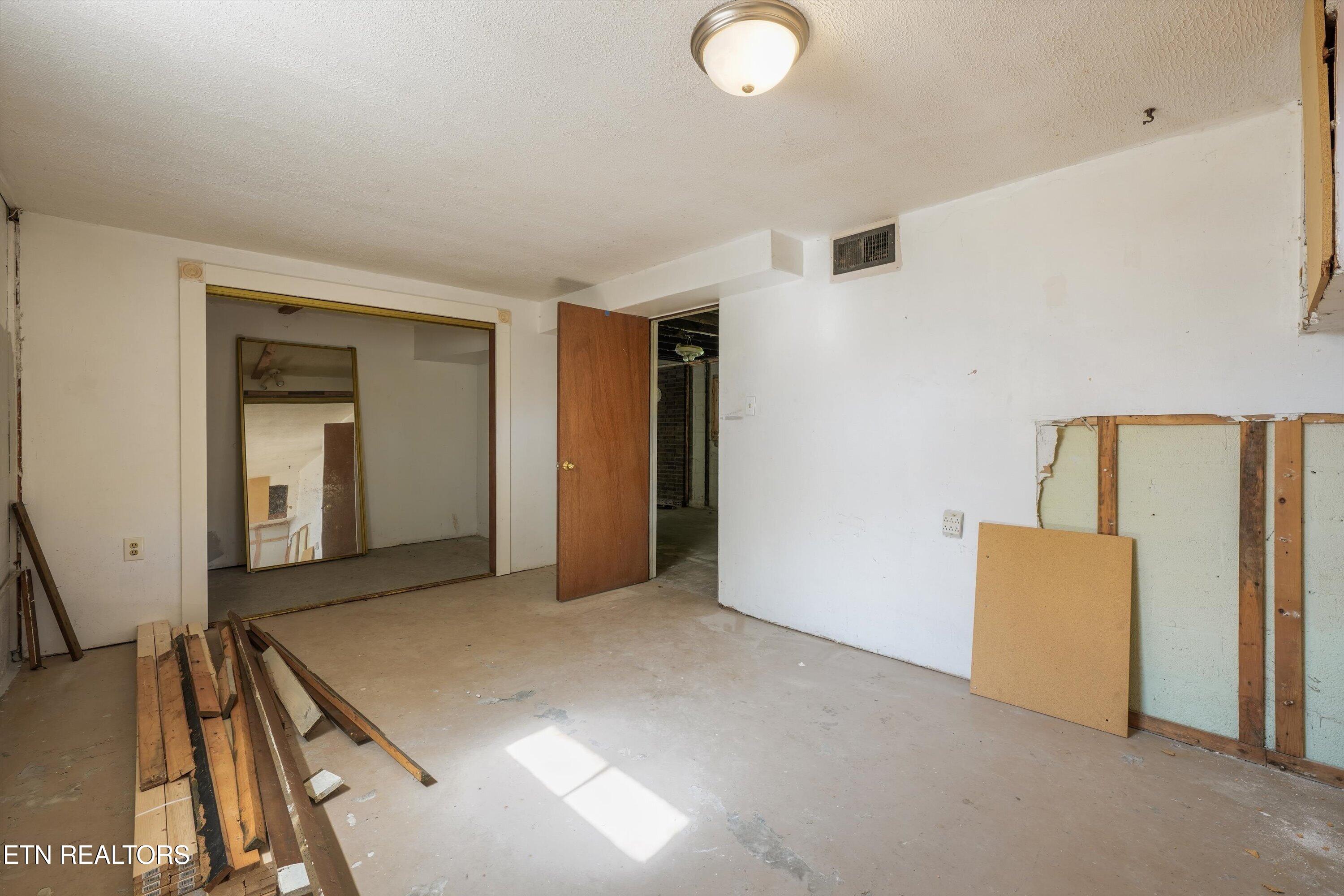 1832 Amherst Road Knoxville, TN 37909 - Photo 18 of 37 Unfinished Basement