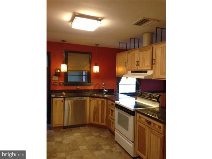 809 Collegeville Road Mont Clare, PA 19453 - Photo 4 of 24 Gallery Image 4