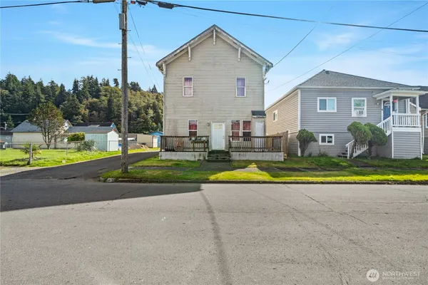 $215,000 | 1117 East 1st Street, Aberdeen, WA 98520