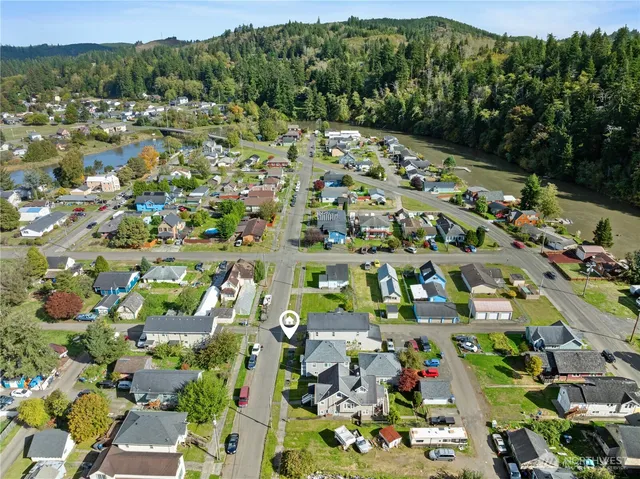 $250,000 | 1117 East 1st Street, Aberdeen, WA 98520