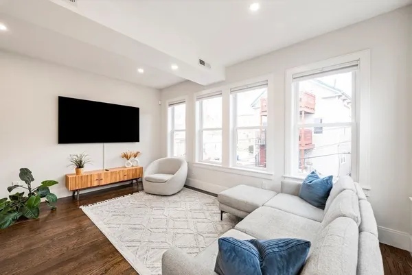 $975,000 | 12-14 Porter Street, Unit 12, Boston, MA 02130