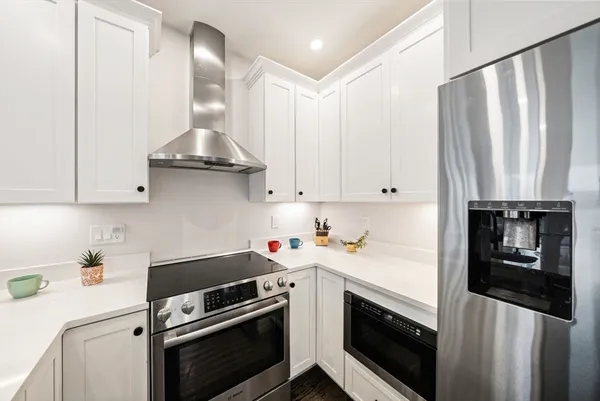 $975,000 | 12-14 Porter Street, Unit 12, Boston, MA 02130