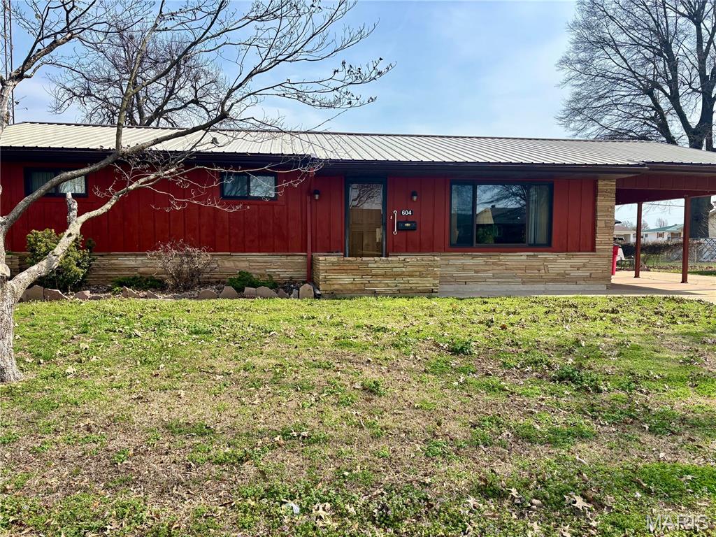 604 Maple Street Sikeston, MO 63801 - Photo 2 of 3