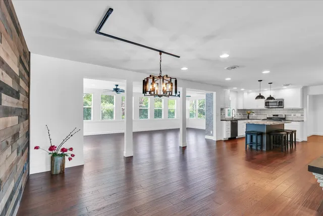 $675,000 | 811 Hamilton Drive, Champaign, IL 61820