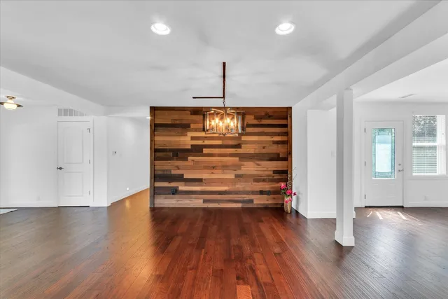 $675,000 | 811 Hamilton Drive, Champaign, IL 61820