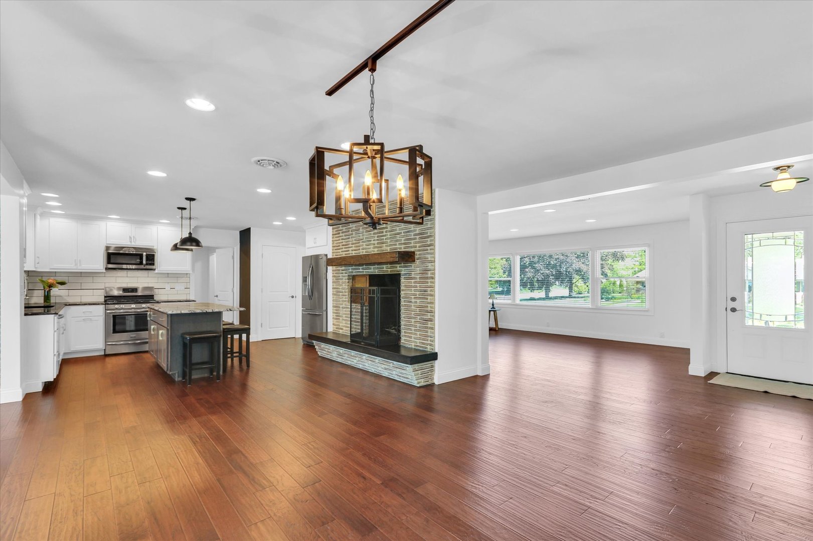 811 Hamilton Drive Champaign, IL 61820 - Photo 15 of 49