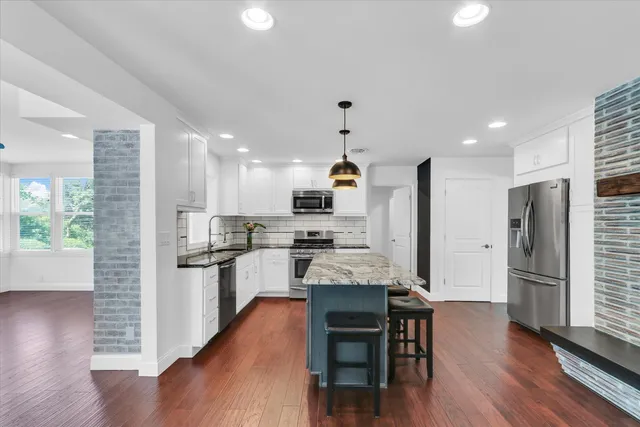 $675,000 | 811 Hamilton Drive, Champaign, IL 61820