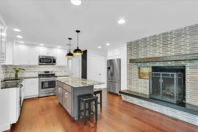 $675,000 | 811 Hamilton Drive, Champaign, IL 61820