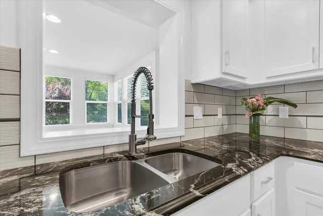 $675,000 | 811 Hamilton Drive, Champaign, IL 61820