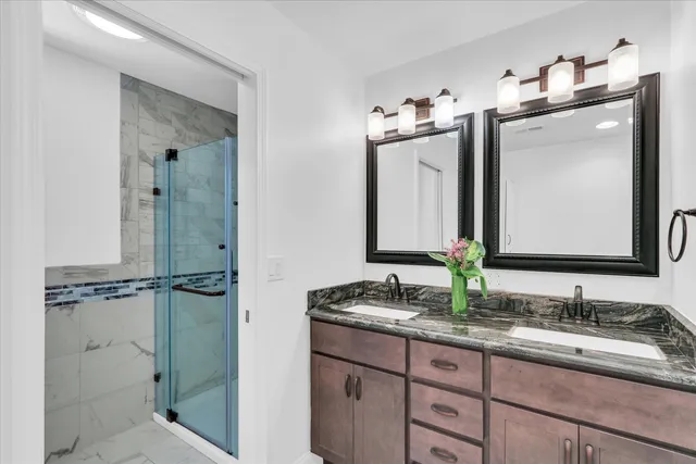 $675,000 | 811 Hamilton Drive, Champaign, IL 61820