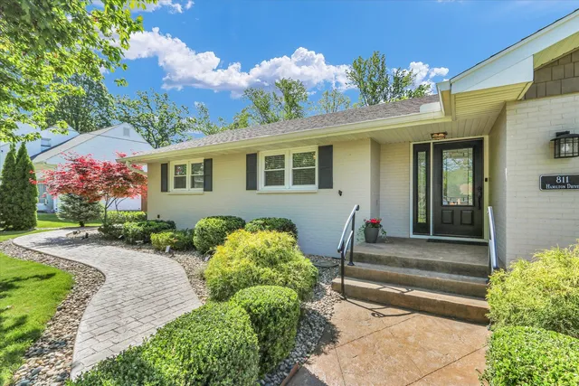 $675,000 | 811 Hamilton Drive, Champaign, IL 61820