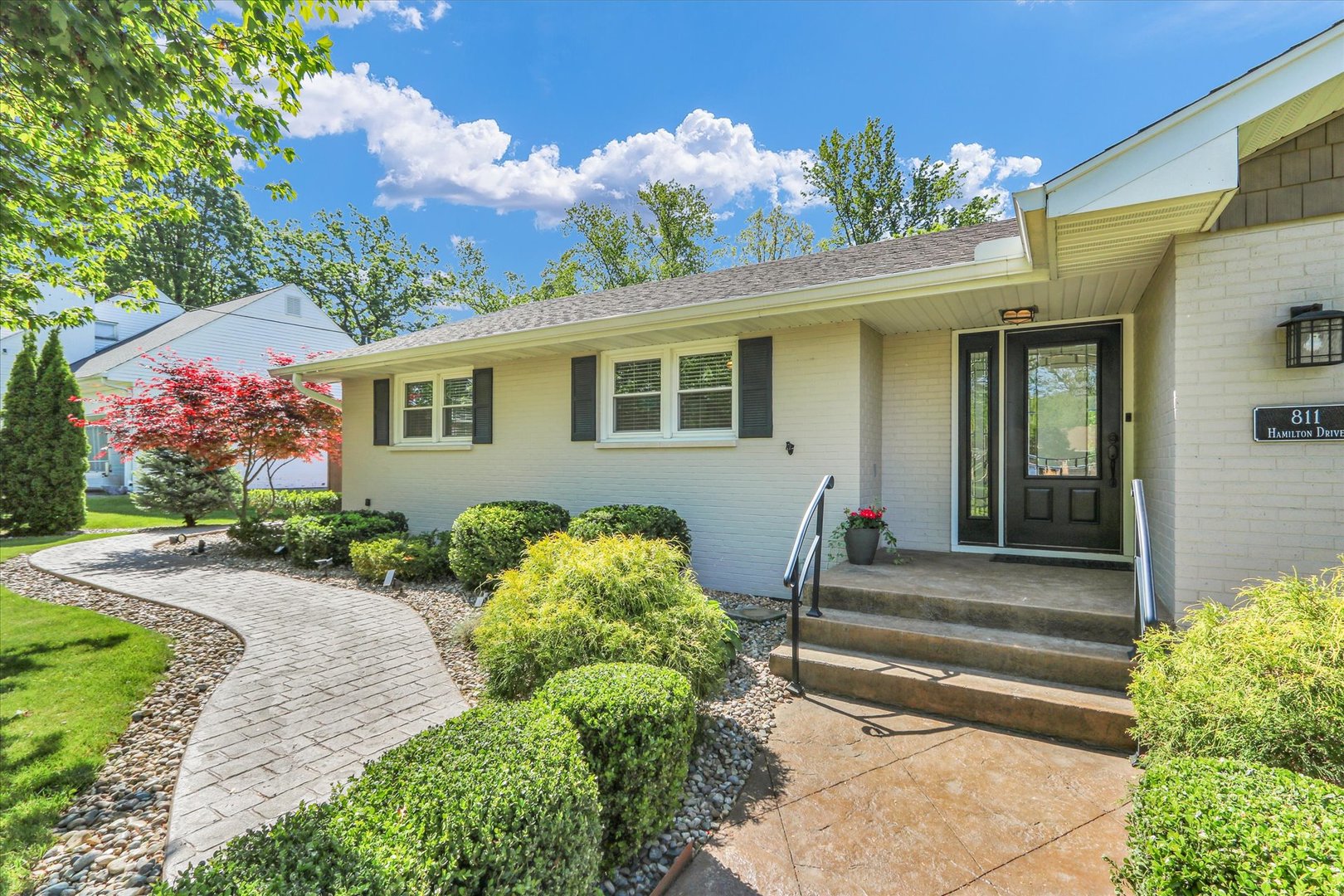 811 Hamilton Drive Champaign, IL 61820 - Photo 5 of 49