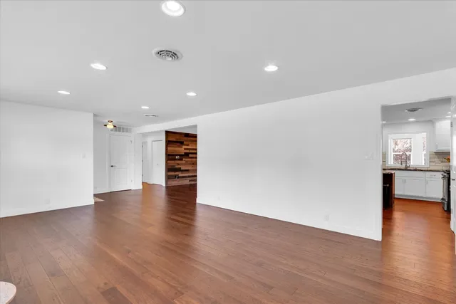 $675,000 | 811 Hamilton Drive, Champaign, IL 61820