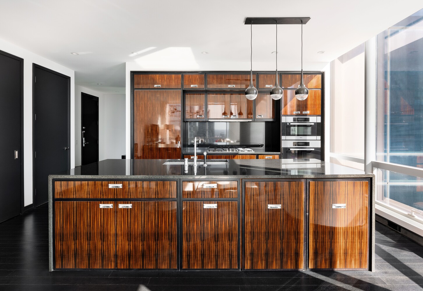 157 West 57th Street, Unit 45B Manhattan, NY 10019 - Photo 4 of 13 Gallery Image 4