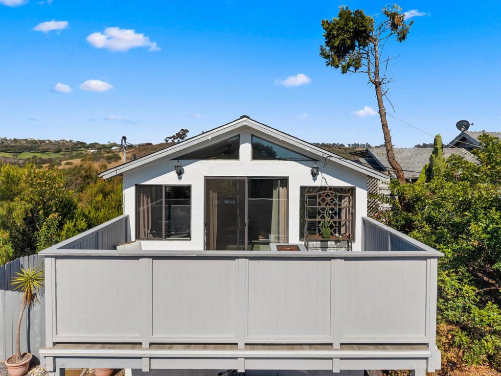 1243 Saxony Road Encinitas, CA 92024 - Photo 21 of 37 Gallery Image 21