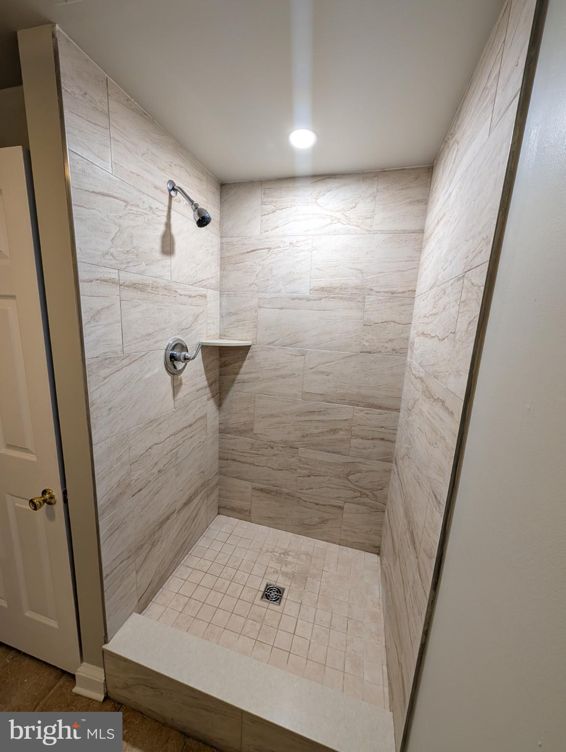 20 Dale Court Wilmington, DE 19810 - Photo 22 of 33 a bathroom with a shower and a sink