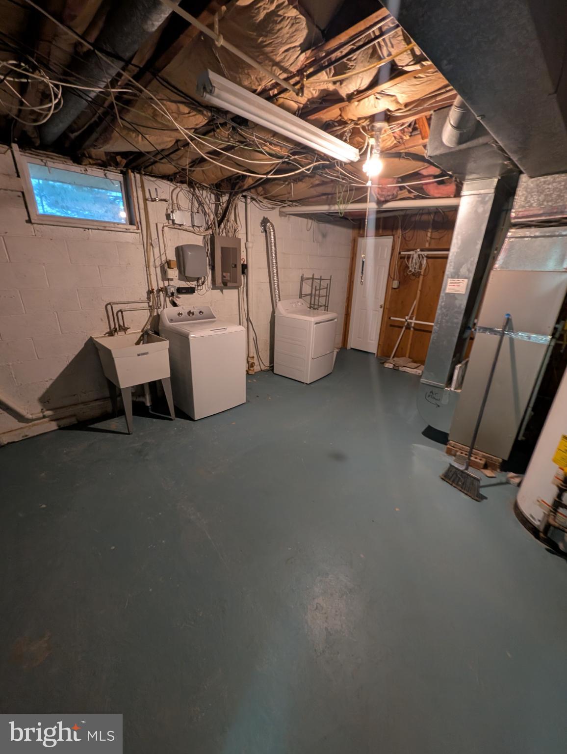 20 Dale Court Wilmington, DE 19810 - Photo 28 of 33 a view of a car garage