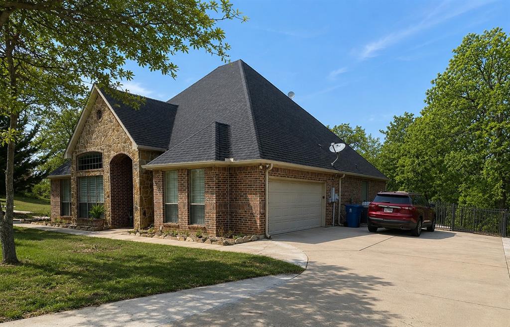 253 South Natural Spring Lane Azle, TX 76020 - Photo 2 of 18 Front of House