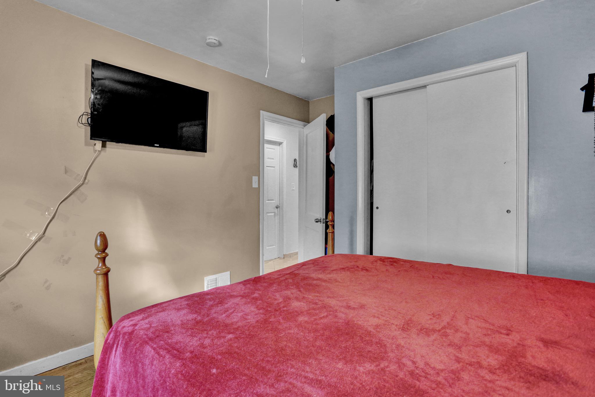 324 McClellan Street Reading, PA 19611 - Photo 7 of 29