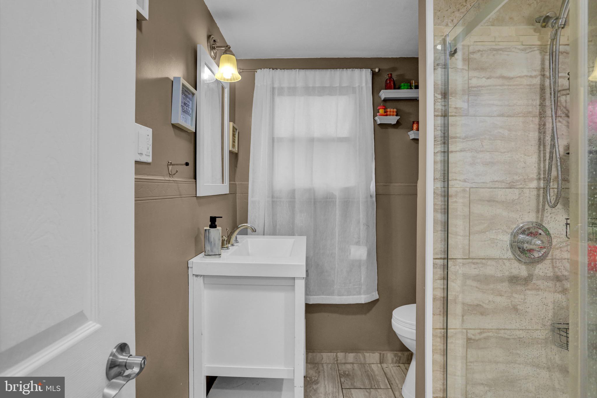 324 McClellan Street Reading, PA 19611 - Photo 8 of 29