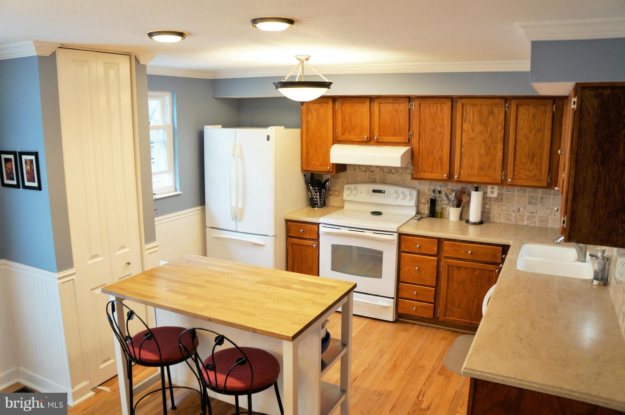 5816 Canvasback Road Burke, VA 22015 - Photo 2 of 25 Kitchen