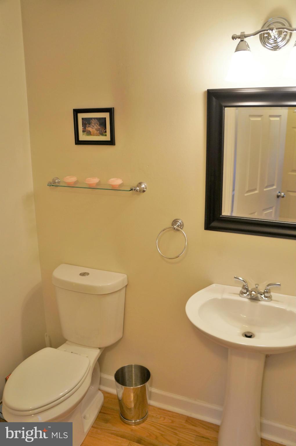 5816 Canvasback Road Burke, VA 22015 - Photo 4 of 25 Bath
