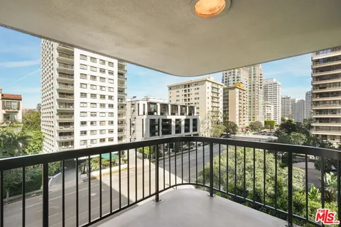 $1,395,000 | 10790 Wilshire Boulevard, Unit 503, Los Angeles, CA 90024