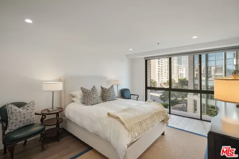 $1,395,000 | 10790 Wilshire Boulevard, Unit 503, Los Angeles, CA 90024