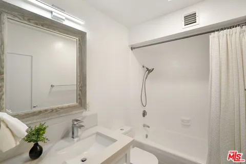 $1,395,000 | 10790 Wilshire Boulevard, Unit 503, Los Angeles, CA 90024