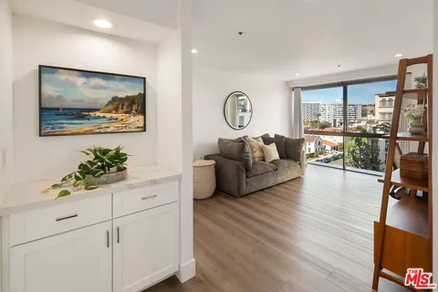 $1,395,000 | 10790 Wilshire Boulevard, Unit 503, Los Angeles, CA 90024