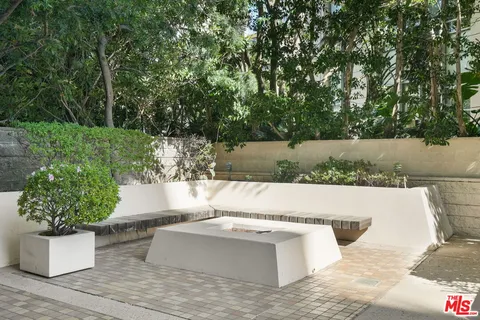 $1,395,000 | 10790 Wilshire Boulevard, Unit 503, Los Angeles, CA 90024