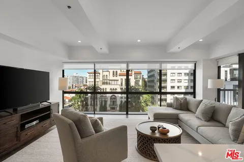 $1,395,000 | 10790 Wilshire Boulevard, Unit 503, Los Angeles, CA 90024