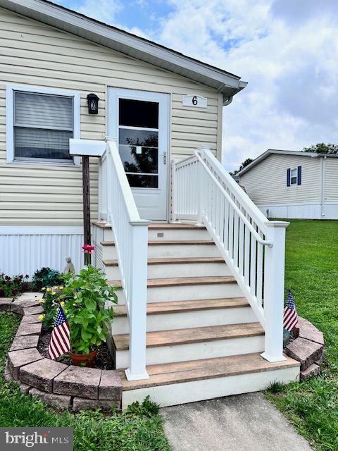 6 Raven Court Elkton, MD 21921 - Photo 2 of 45 Sunroom Entrance/3 BDR/2 BA/New Roof Added 10/2016