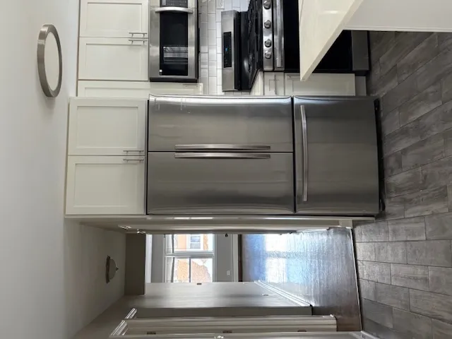 $2,300 | 5619 North Menard Avenue, Unit 2, Chicago, IL 60646